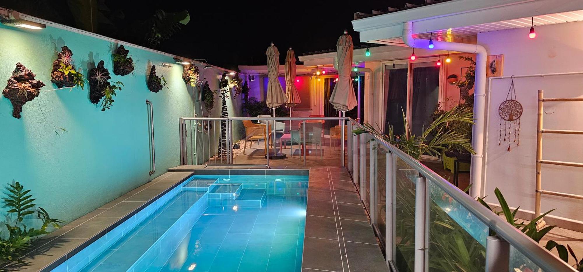 Tiare Pool Lodge Pirae Exterior photo